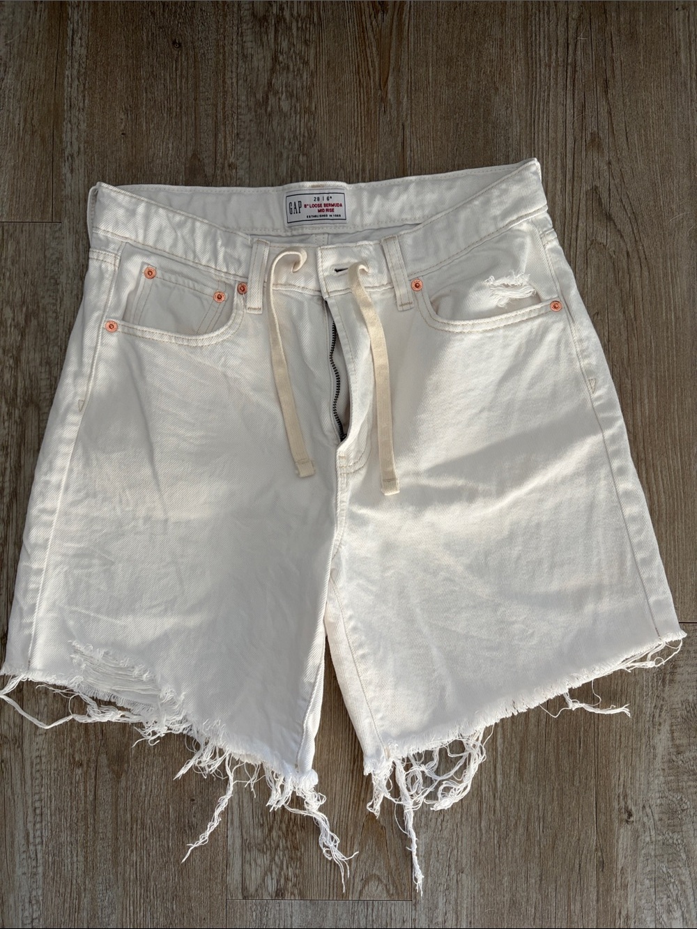 GAP Loose Bermuda Mid Rise White Jean Short